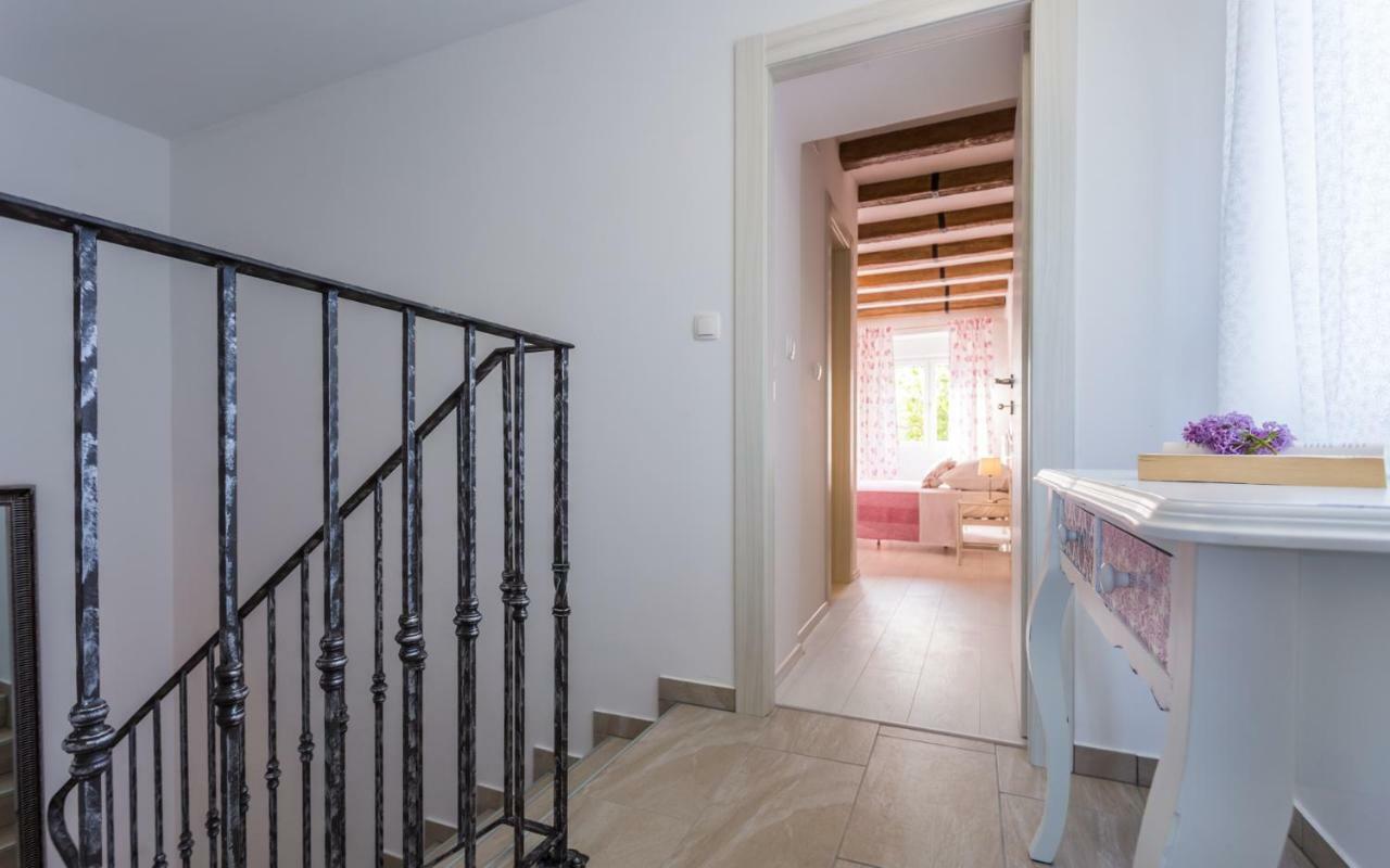 Villa Mulberry Milohnici المظهر الخارجي الصورة