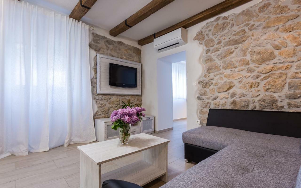 Villa Mulberry Milohnici المظهر الخارجي الصورة
